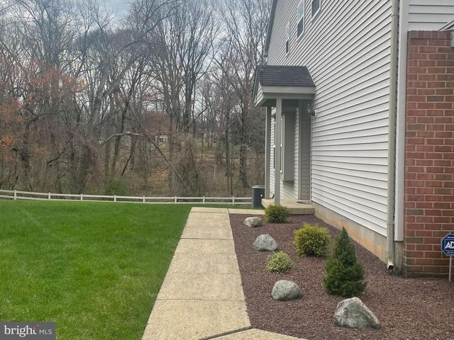 445 NICHOLAS DR, Southampton, PA 18966