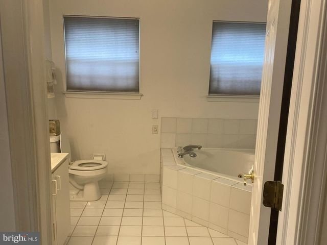 445 NICHOLAS DR, Southampton, PA 18966