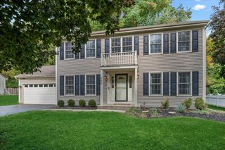 706 S Carriage Hill Road, Island Lake, IL 60042