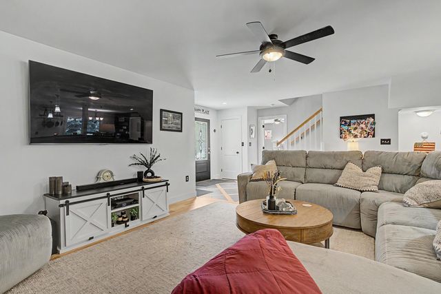 3 Chestnut Way, Lee, NH 03861
