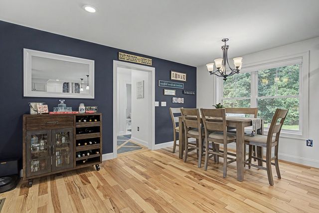 3 Chestnut Way, Lee, NH 03861