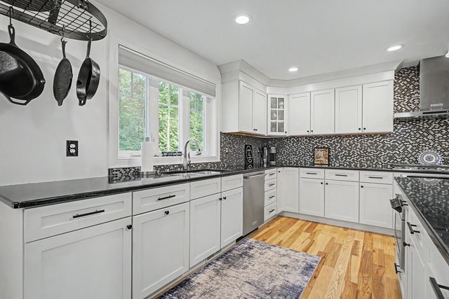 3 Chestnut Way, Lee, NH 03861