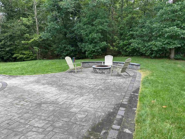3 Chestnut Way, Lee, NH 03861