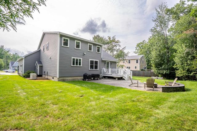 3 Chestnut Way, Lee, NH 03861