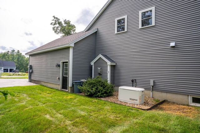 3 Chestnut Way, Lee, NH 03861