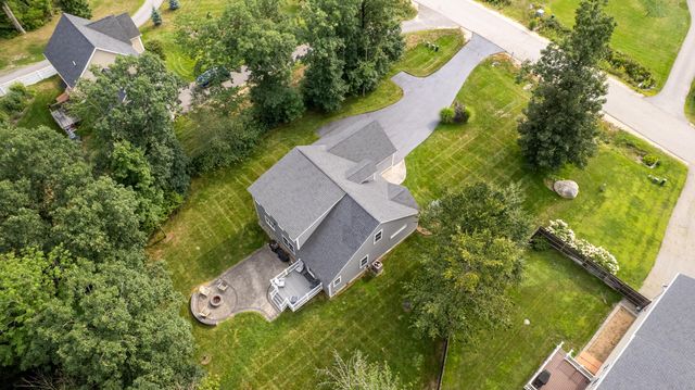 3 Chestnut Way, Lee, NH 03861