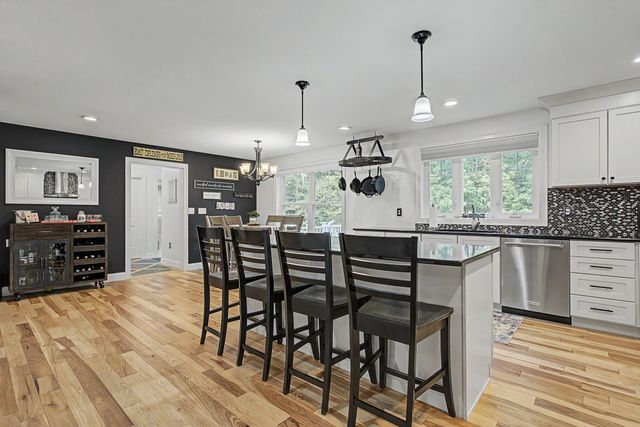 3 Chestnut Way, Lee, NH 03861