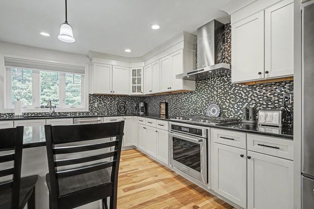3 Chestnut Way, Lee, NH 03861