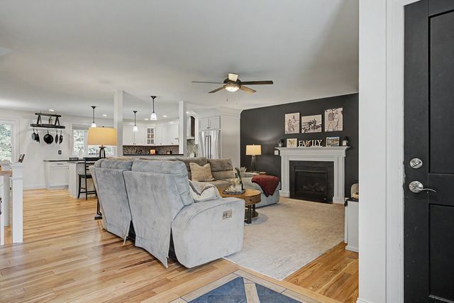 3 Chestnut Way, Lee, NH 03861