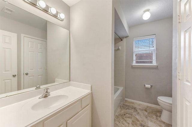 4202 Parry Drive, Pearland, TX 77584