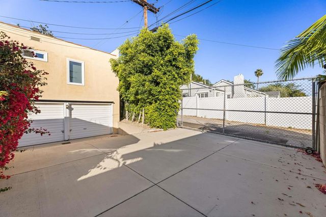 915 N Kenneth, Burbank, CA 91501