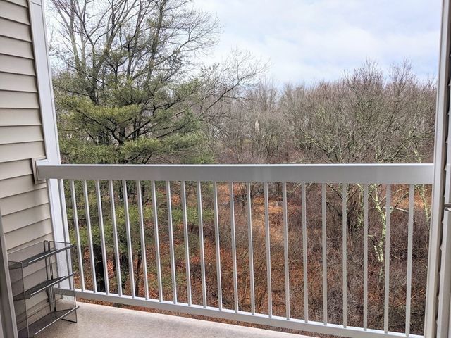 70 Trotter Rd 312, Weymouth, MA 02190