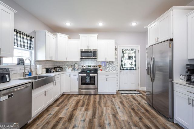 421 Coahulla Creek Drive, Dalton, GA 30721