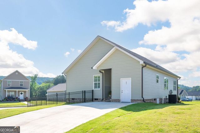 421 Coahulla Creek Drive, Dalton, GA 30721
