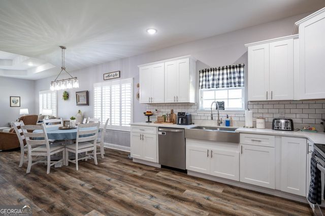 421 Coahulla Creek Drive, Dalton, GA 30721