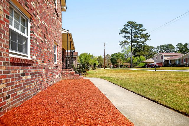 8364 Delhi Road, North Charleston, SC 29406