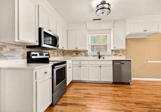 8364 Delhi Road, North Charleston, SC 29406