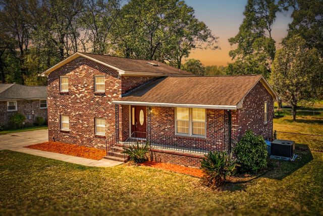 8364 Delhi Road, North Charleston, SC 29406