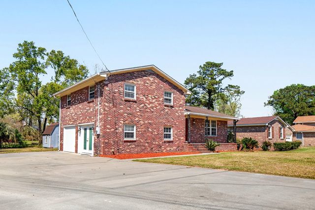 8364 Delhi Road, North Charleston, SC 29406