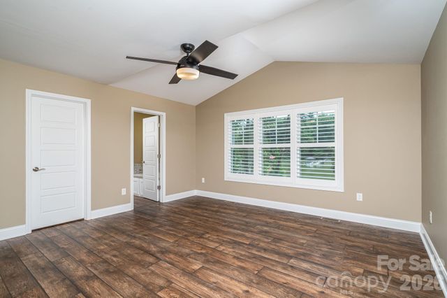 6901 Navajo Trail, Sherrills Ford, NC 28673