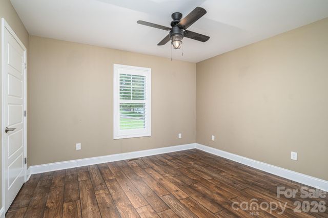 6901 Navajo Trail, Sherrills Ford, NC 28673