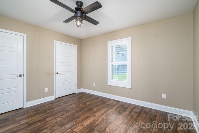 6901 Navajo Trail, Sherrills Ford, NC 28673