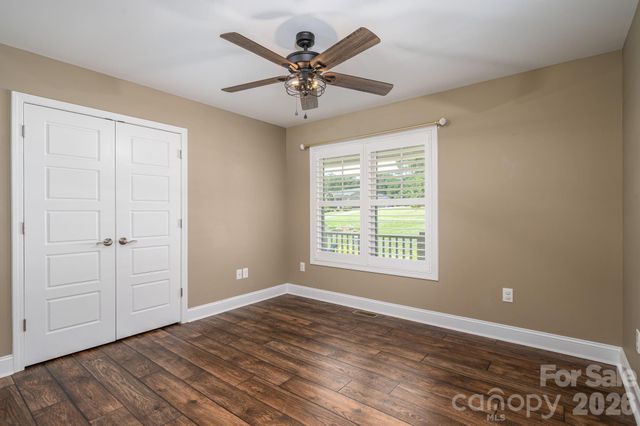 6901 Navajo Trail, Sherrills Ford, NC 28673