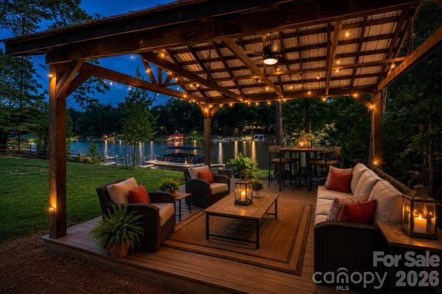 6901 Navajo Trail, Sherrills Ford, NC 28673