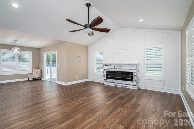 6901 Navajo Trail, Sherrills Ford, NC 28673