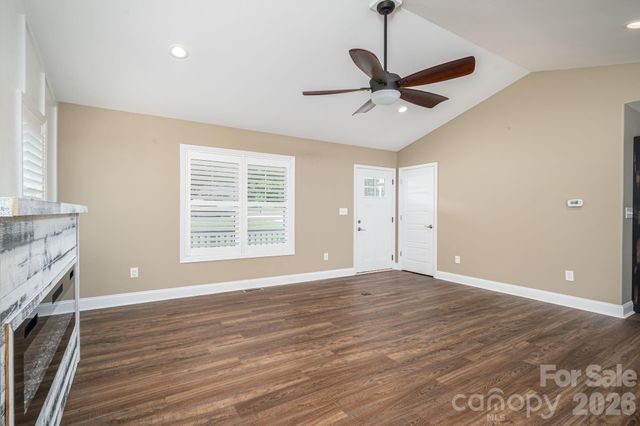 6901 Navajo Trail, Sherrills Ford, NC 28673