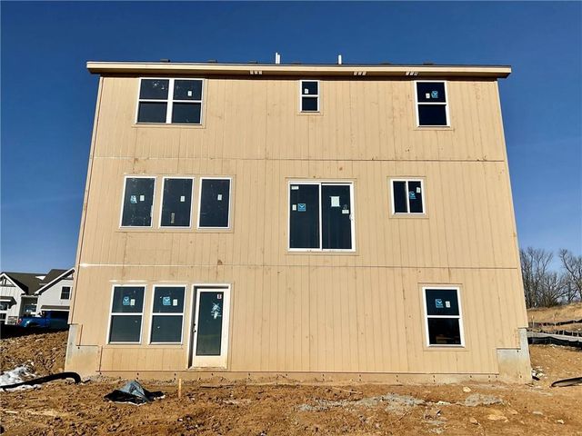 16192 Ryan Circle, Parkville, MO 64152