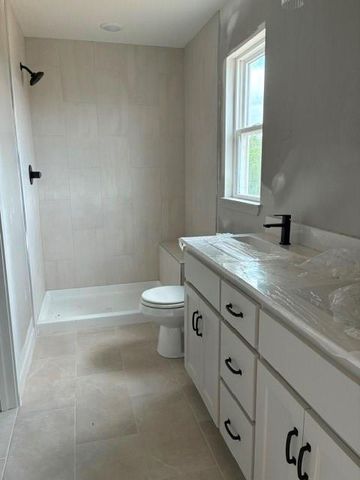16192 Ryan Circle, Parkville, MO 64152