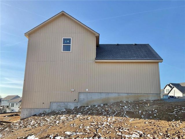 16192 Ryan Circle, Parkville, MO 64152