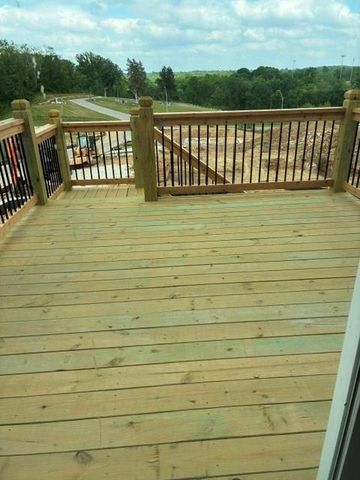 16192 Ryan Circle, Parkville, MO 64152