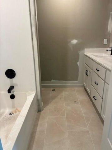 16192 Ryan Circle, Parkville, MO 64152