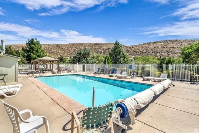 31 REDBLUFF DR, Hurricane, UT 84737