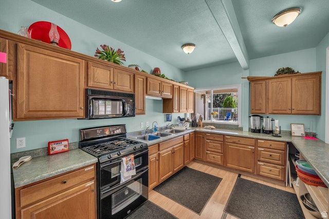 31 REDBLUFF DR, Hurricane, UT 84737