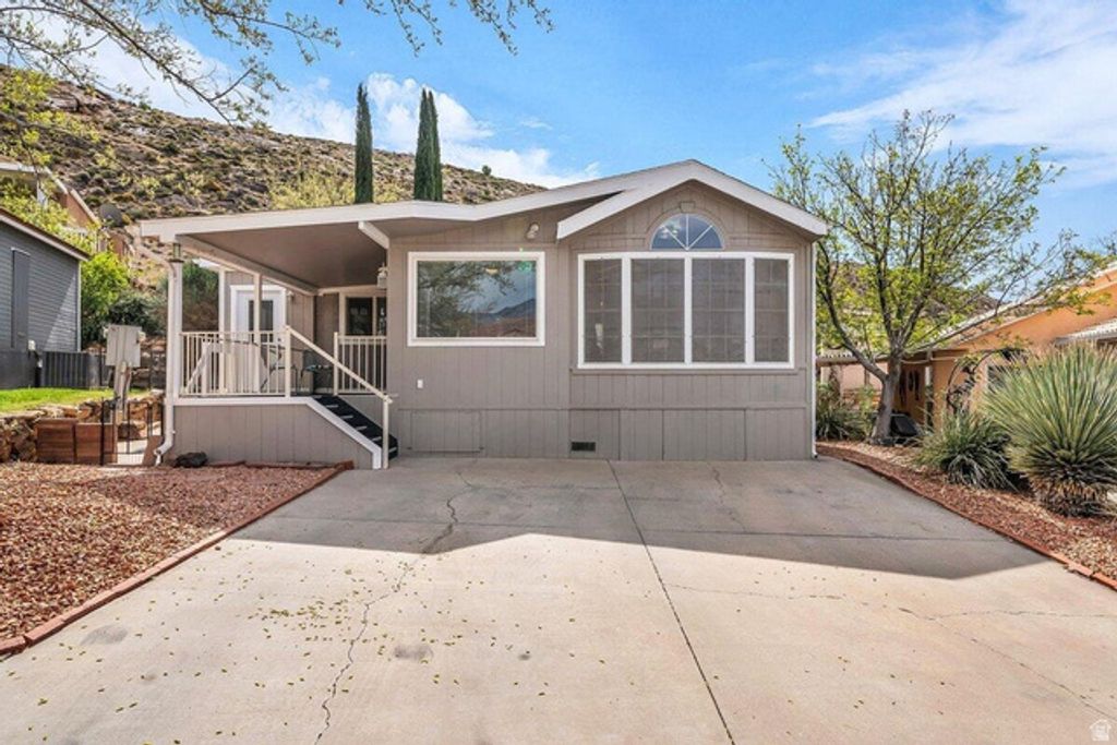 31 REDBLUFF DR, Hurricane, UT 84737