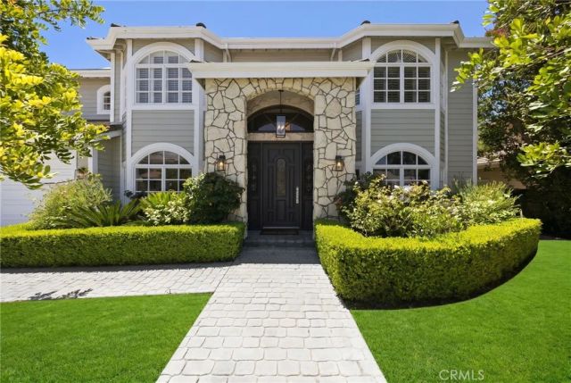 17650 Royce Drive West, Encino, CA 91316