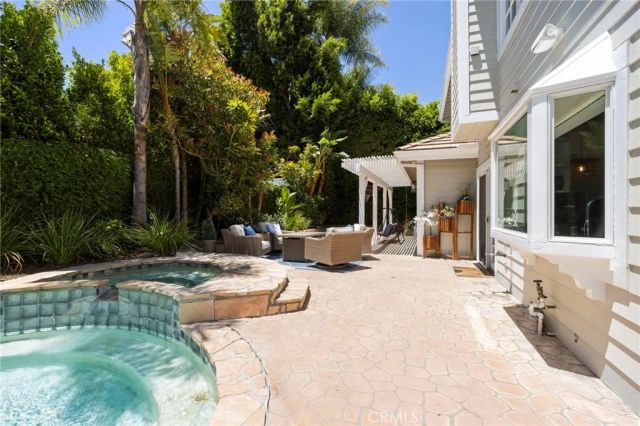 17650 Royce Drive West, Encino, CA 91316