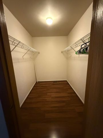 412 Clifton Lane, Bolingbrook, IL 60440