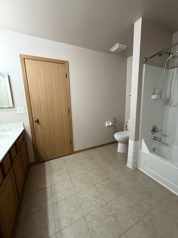 412 Clifton Lane, Bolingbrook, IL 60440