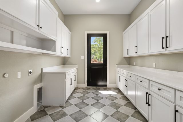 108 Deerhurst Lane, Mabank, TX 75156