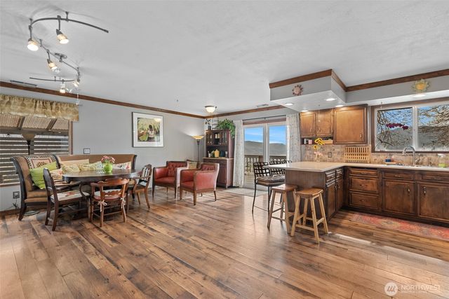 1220 S Webb Place, East Wenatchee, WA 98802