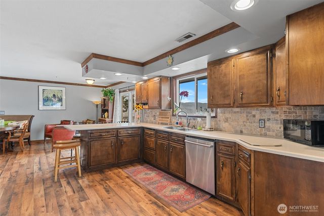 1220 S Webb Place, East Wenatchee, WA 98802