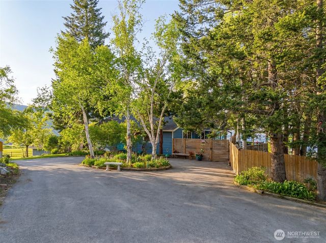 1220 S Webb Place, East Wenatchee, WA 98802