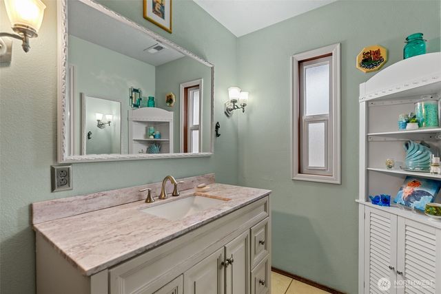 1220 S Webb Place, East Wenatchee, WA 98802