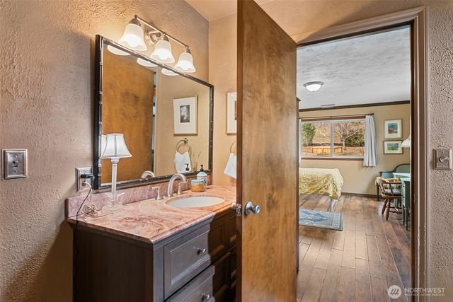 1220 S Webb Place, East Wenatchee, WA 98802