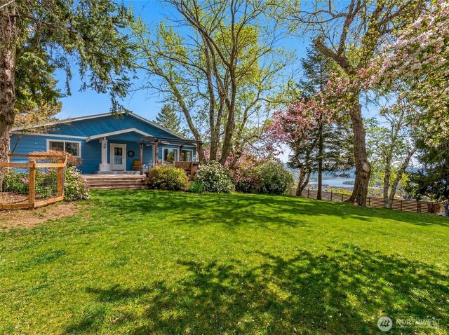 1220 S Webb Place, East Wenatchee, WA 98802