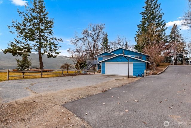 1220 S Webb Place, East Wenatchee, WA 98802